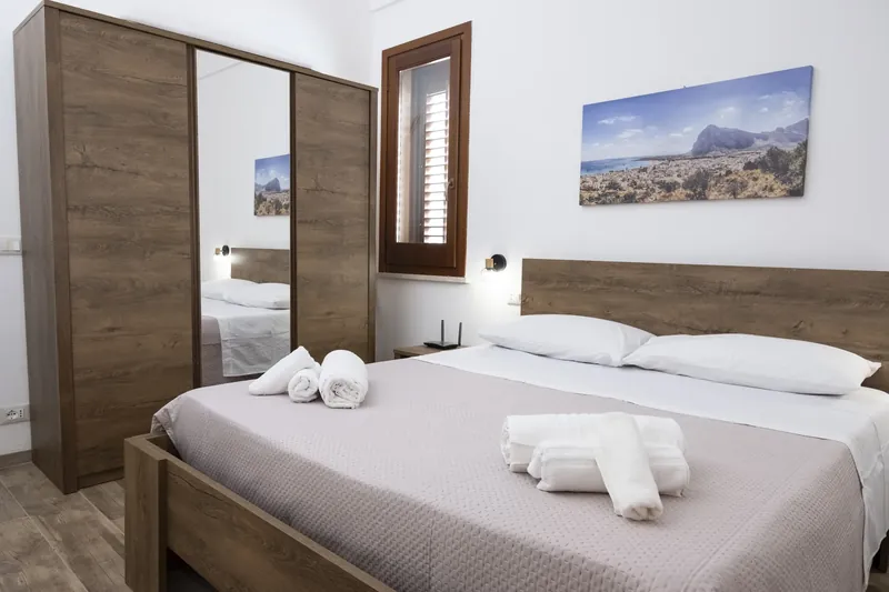 Double bedroom with bedside lamps